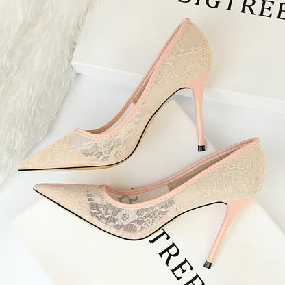 Pointed toe mesh hollow lace shoes