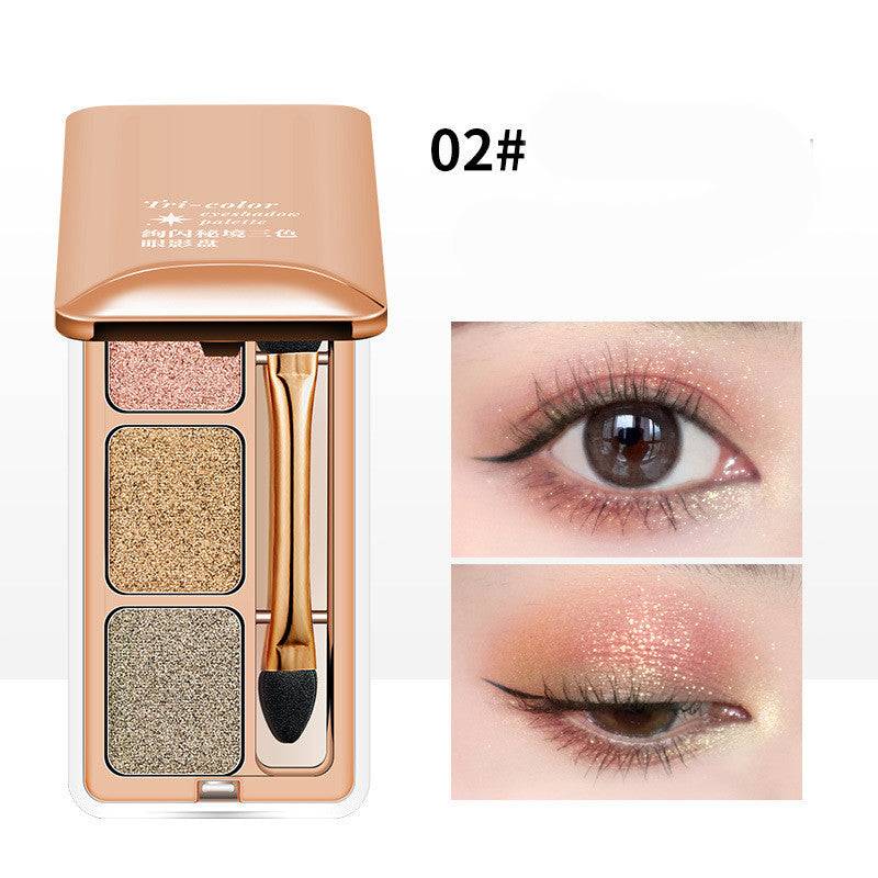 Three Color Eye Shadow Plate With Pearly Light